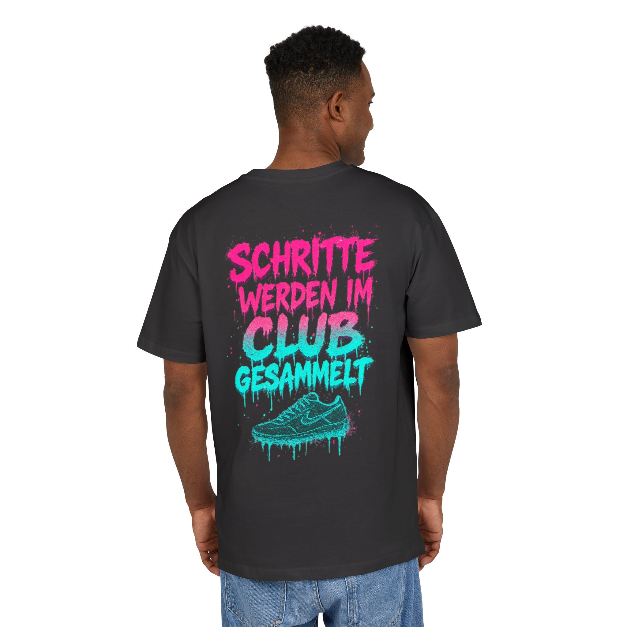 Oversize Tee — "Schritte Werden Im Club Gesammelt" Neon Sneaker Graphic