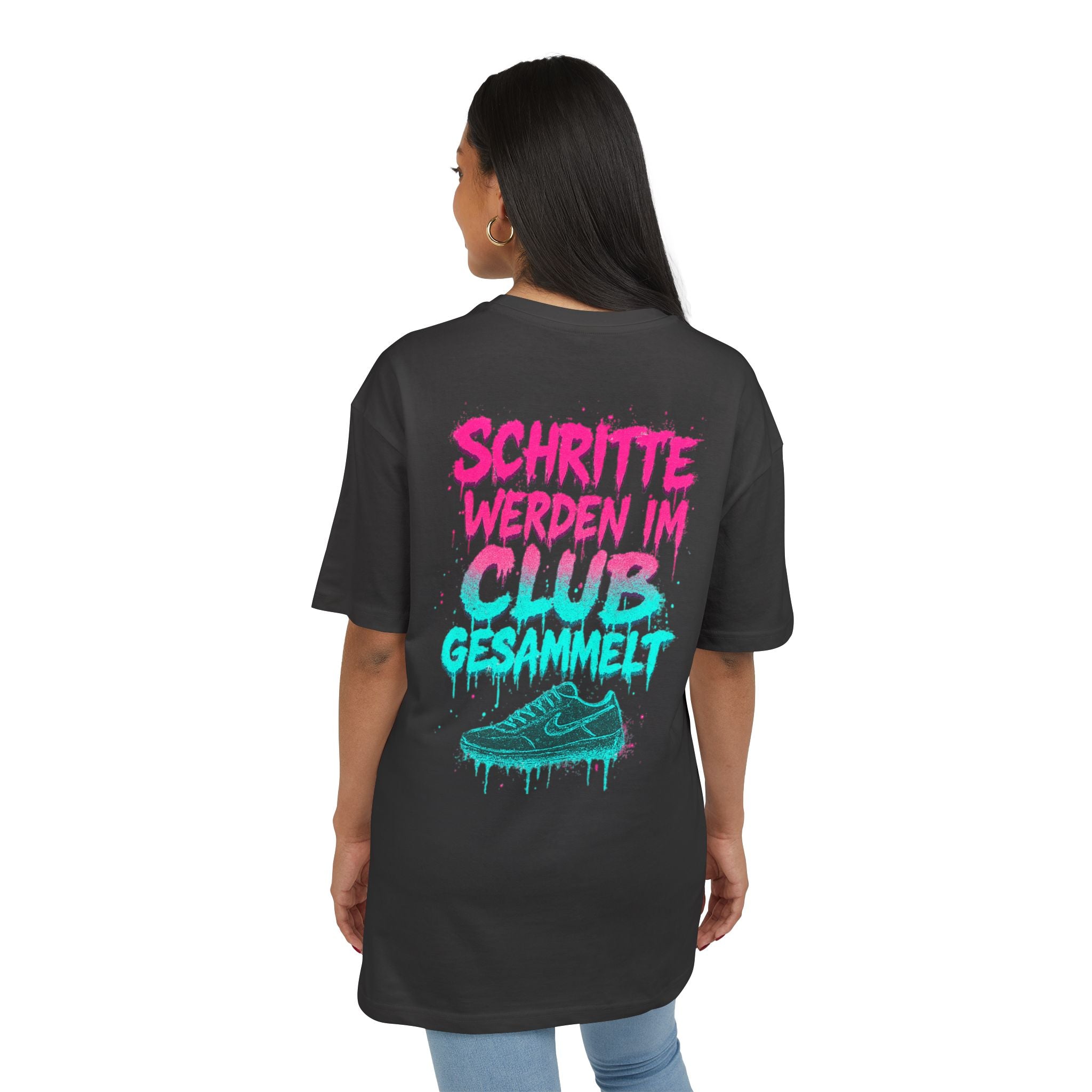 Oversize Tee — "Schritte Werden Im Club Gesammelt" Neon Sneaker Graphic