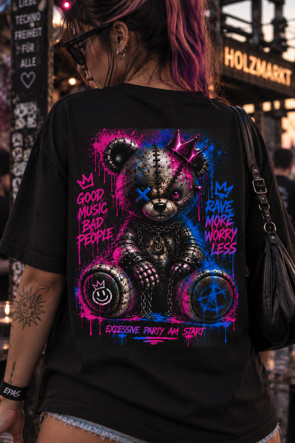 Oversized Tee — Graffiti Teddy Bear Streetwear T‑Shirt
