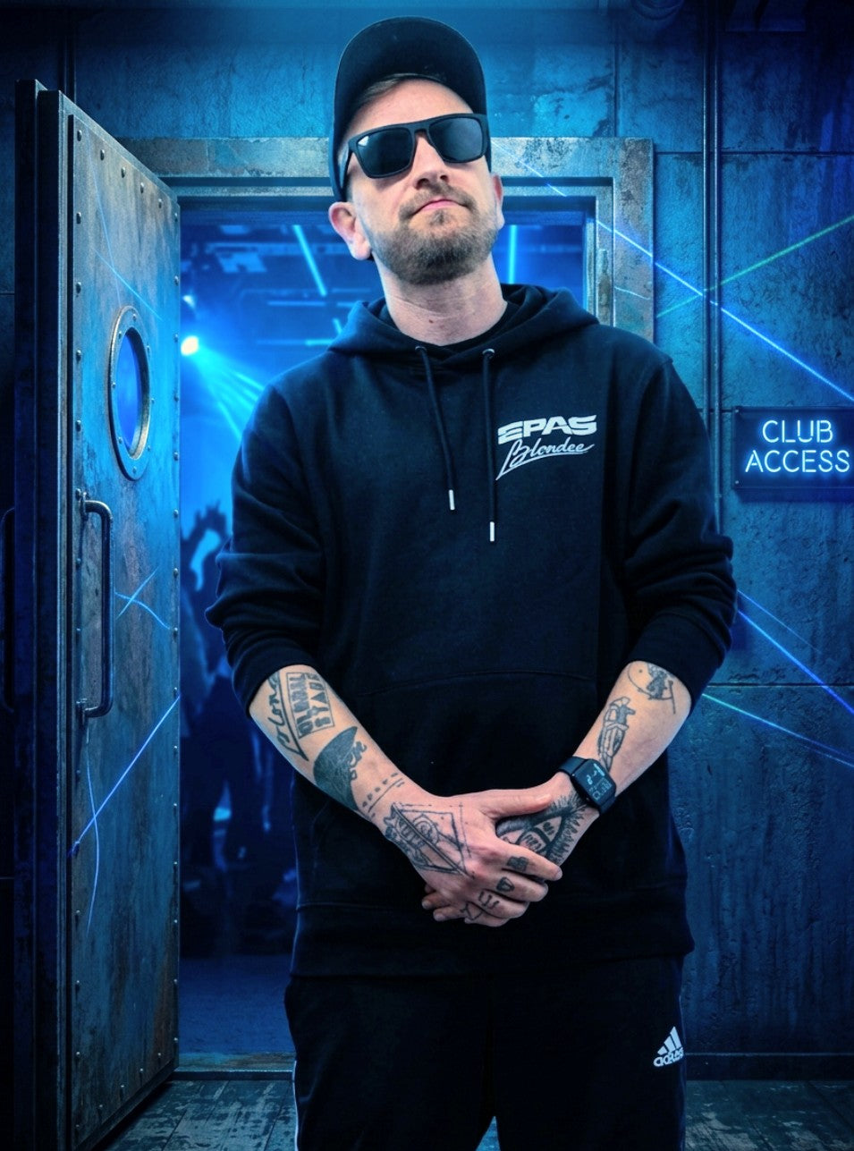 Hoodie — "Augen zu und tanzen" Graphic Pullover (Dance Night Vibe)