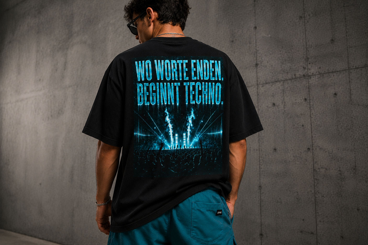 Techno Concert Tee — ‘Wo Worte Enden Beginnt Techno’ Oversized Graphic T‑Shirt