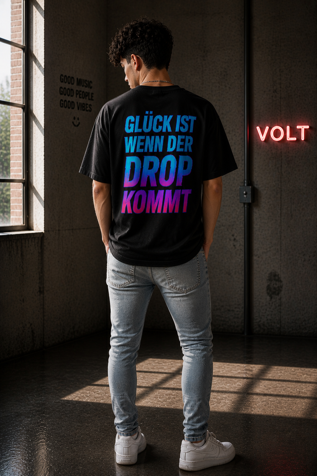 Trendy Rave Tee, Unisex Oversized T-Shirt, Festival Wear, Streetwear Fashion, Concert Apparel, Clubbing Outfit