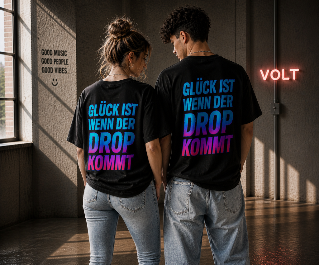 Trendy Rave Tee, Unisex Oversized T-Shirt, Festival Wear, Streetwear Fashion, Concert Apparel, Clubbing Outfit