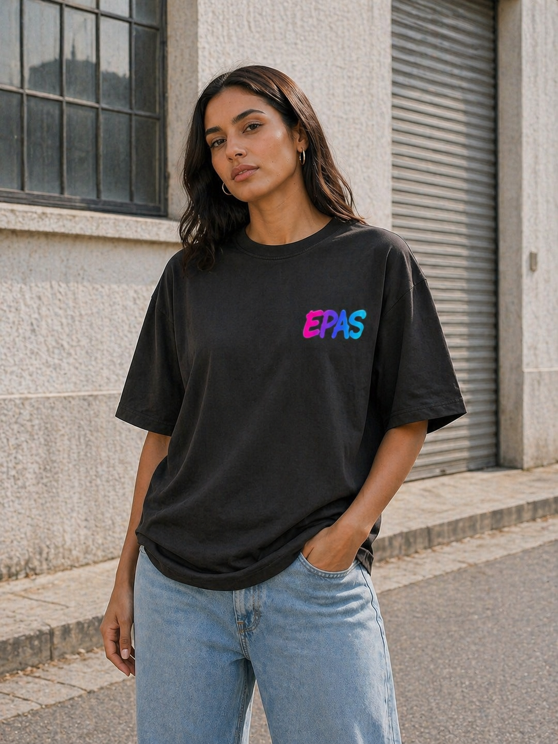 Oversize Tee — "Schritte Werden Im Club Gesammelt" Neon Sneaker Graphic